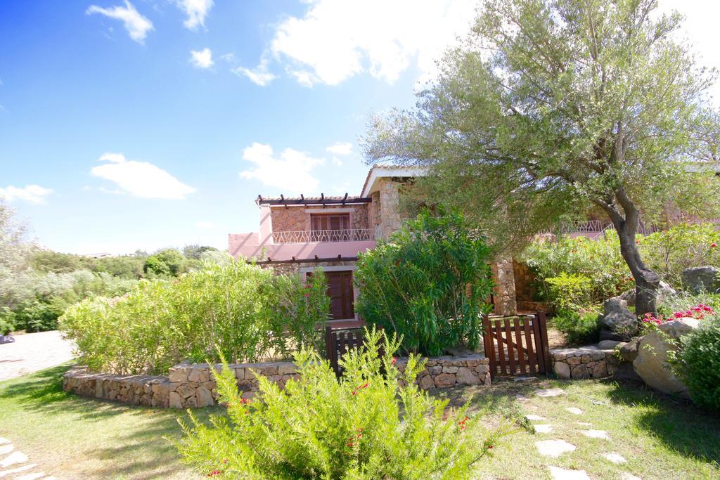 Residenze Dei Fiori Villa Porto Rotondo Luaran gambar
