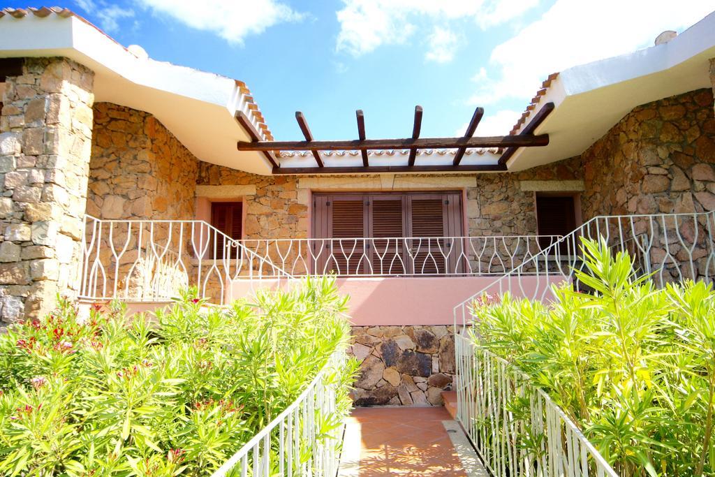Residenze Dei Fiori Villa Porto Rotondo Luaran gambar