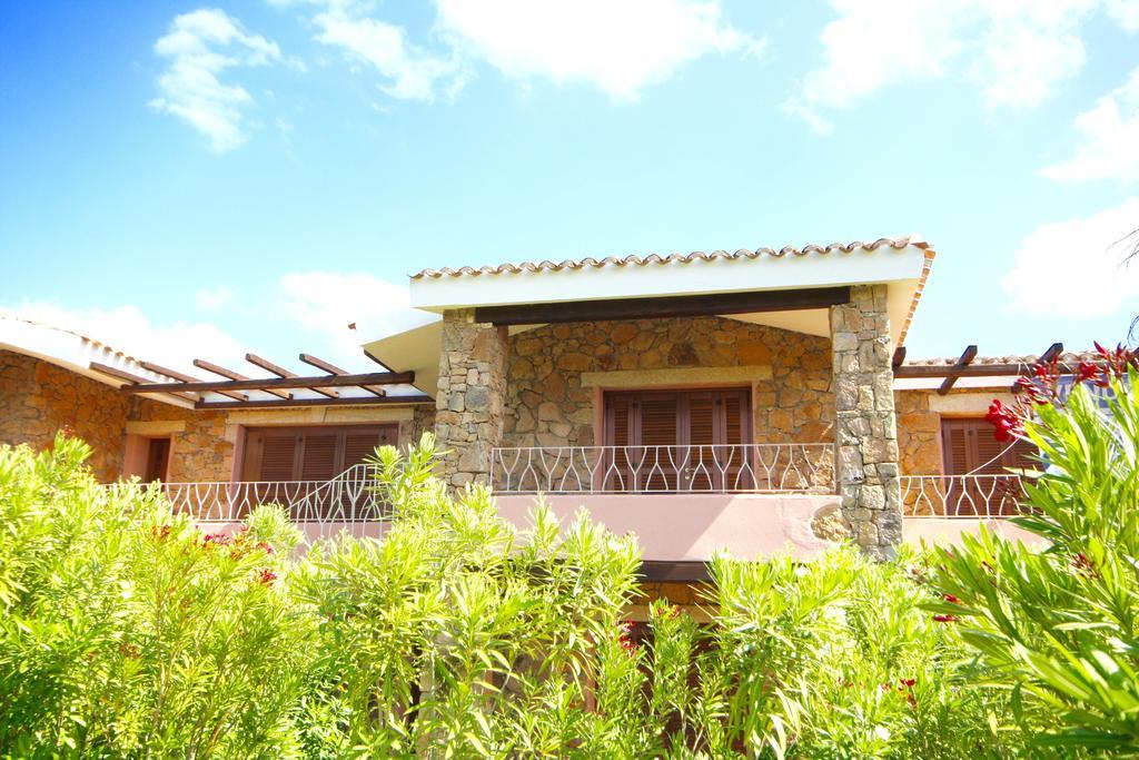 Residenze Dei Fiori Villa Porto Rotondo Luaran gambar